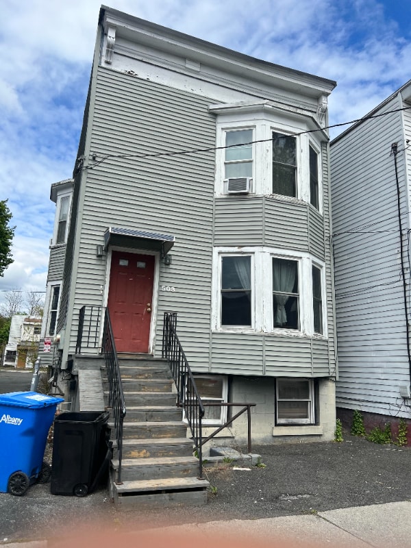 Primary Photo - 503 Hamilton St