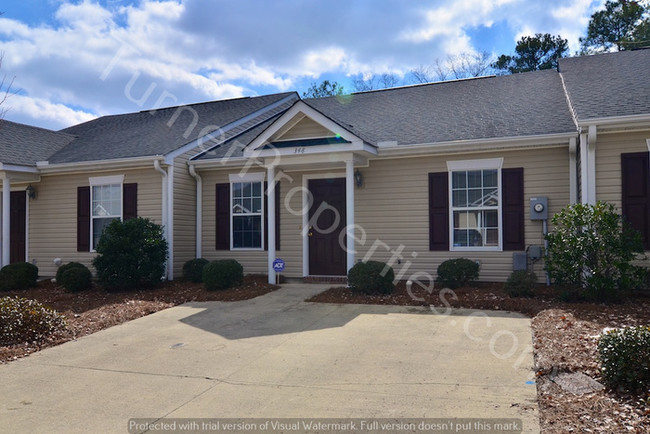 Foto del edificio - Cute patio home northeast Columbia