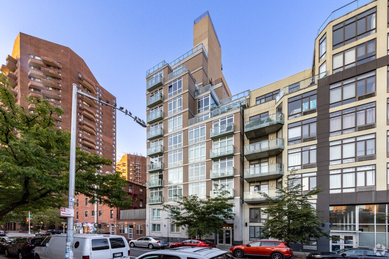 Primary Photo - 344-346 E 110th St