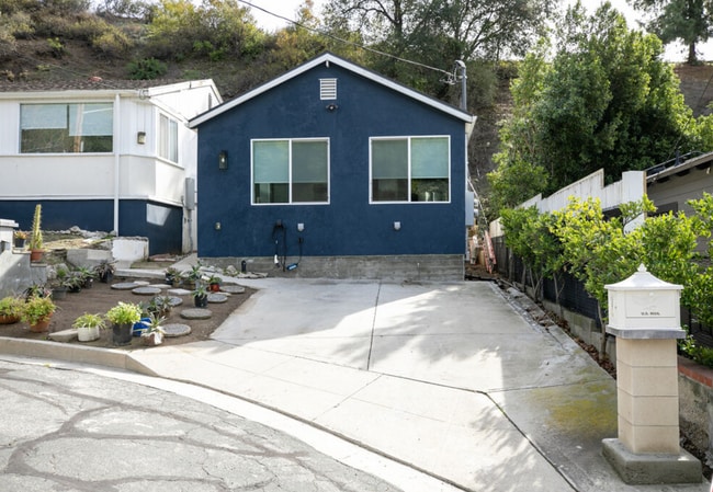 Building Photo - 2748 Hollister Terrace