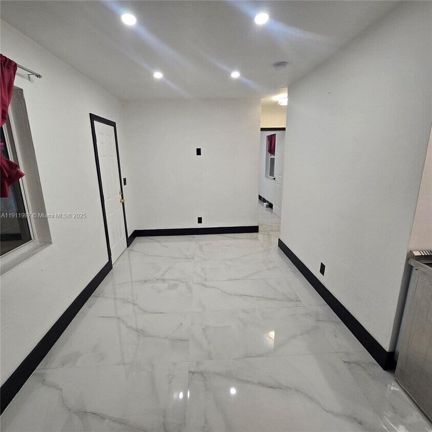 Foto principal - 77 NW 51st St