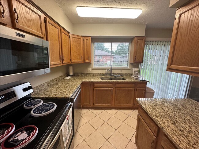 Foto del edificio - 9939 Valley Park Dr