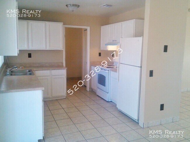 Building Photo - 2 bedroom 1 bath House - OWNER/AGENT