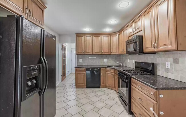 Kitchen - 3636 Almond St