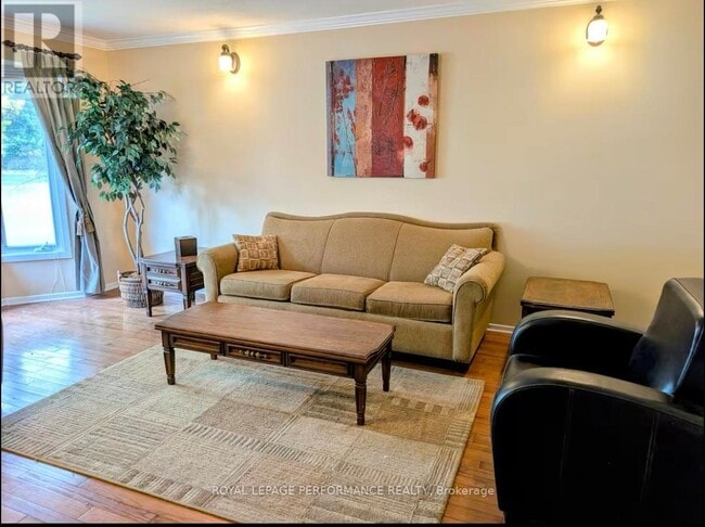 Photo du bâtiment - 1646 Sunview Dr