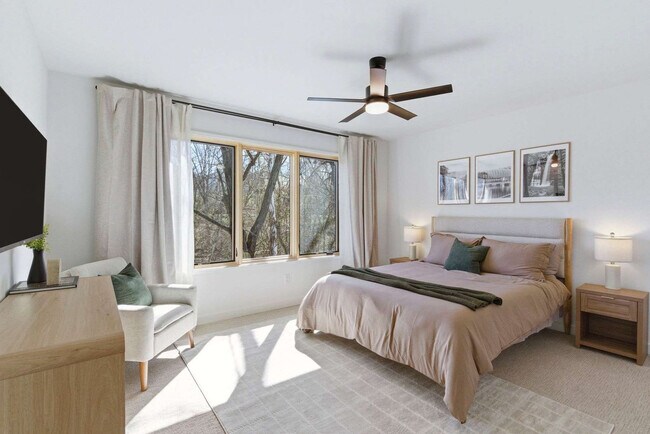 Building Photo - 1248 NW A St