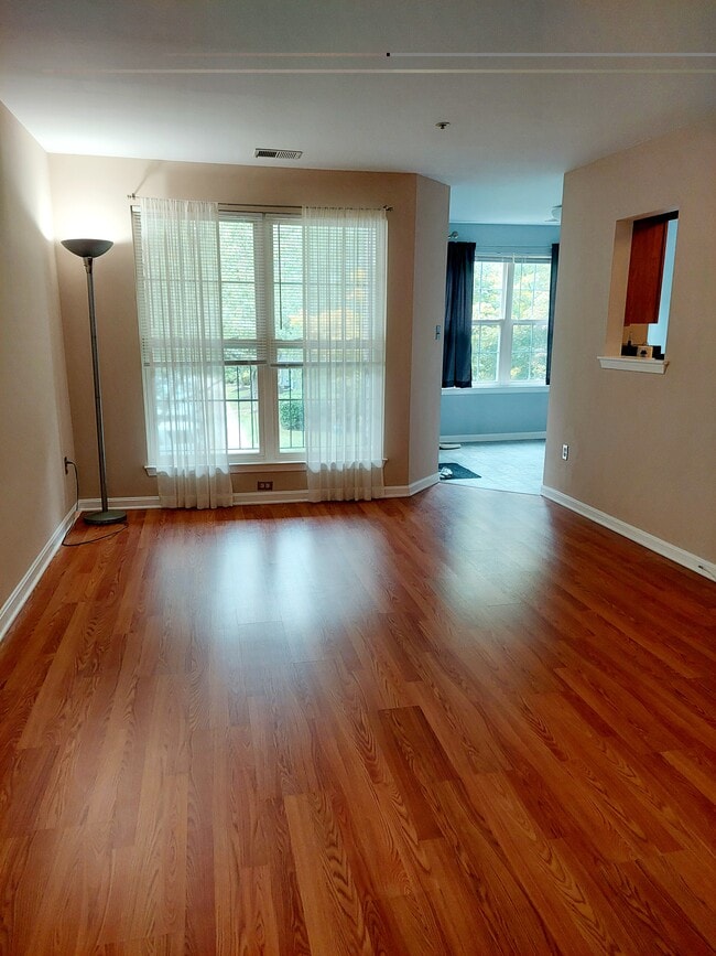 Building Photo - 3800 Sunnyfield Ct