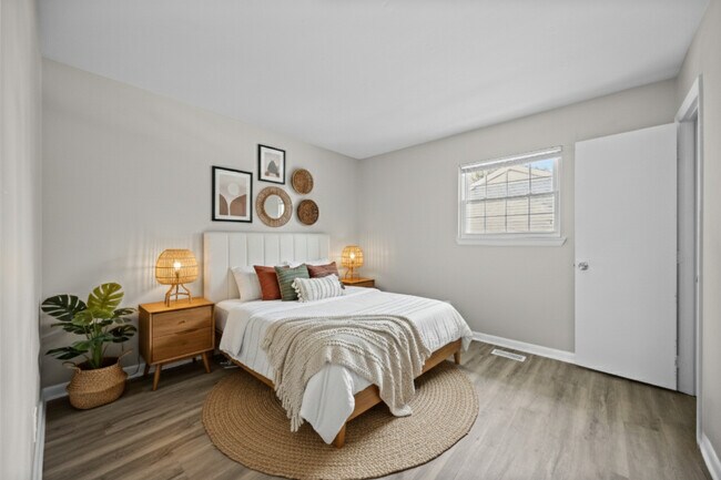 Foto del edificio - Azalea Gardens Apartments