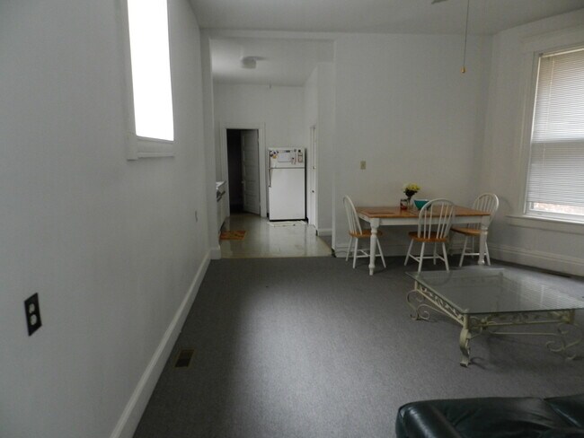 Living Room - 2324 W Grace St