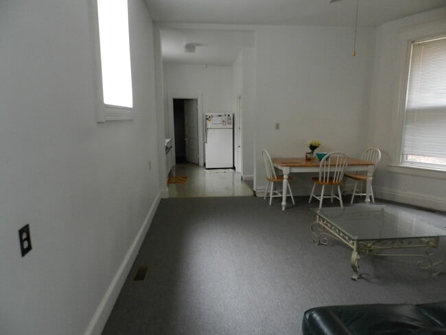 Living Room - 2324 W Grace St