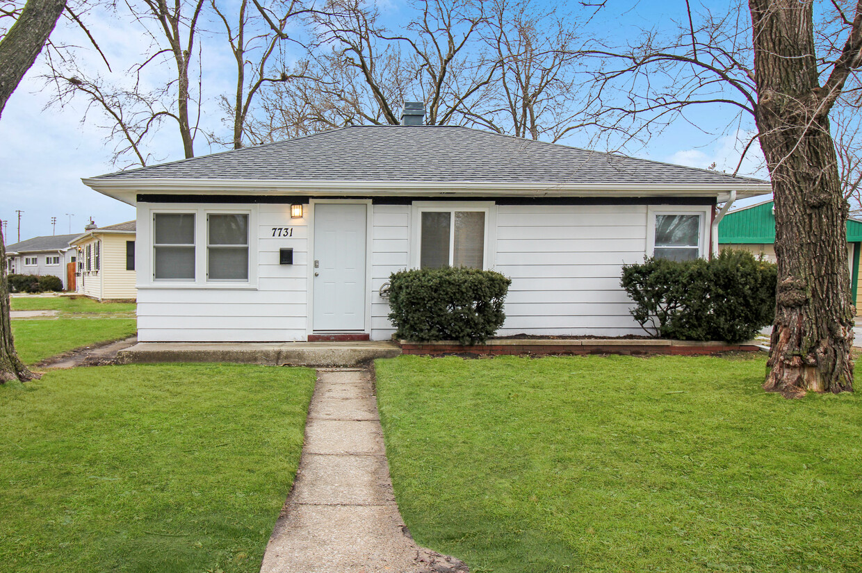 Primary Photo - 7731 Bertram Ave