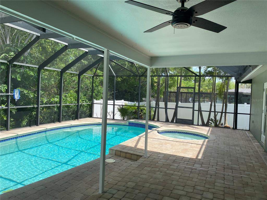 Pool & Spa - 328 N Bay Hills Blvd
