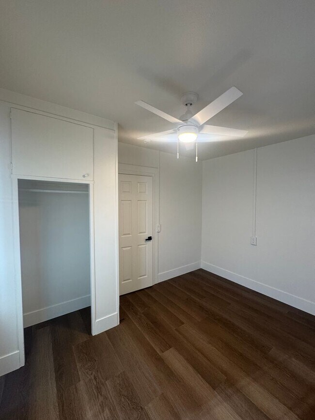 Foto del edificio - CHARMING 2 BED 1 BATH HOUSE WITH NEW FLOOR...