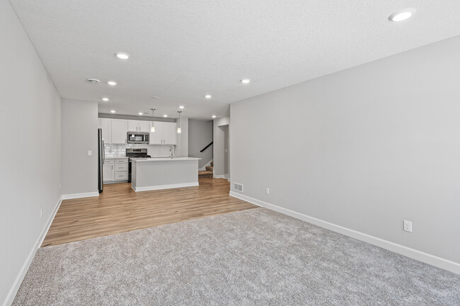 Building Photo - 10884 Everest Pl N