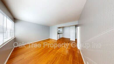 Building Photo - 406 Van Buren Ave