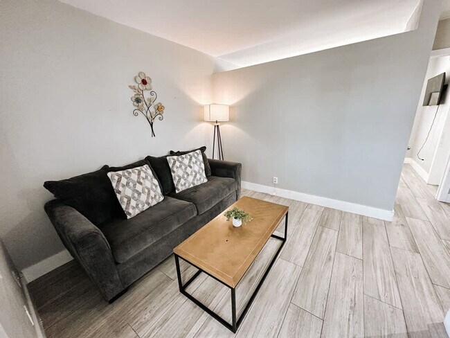 Foto del edificio - 50 Davie Blvd