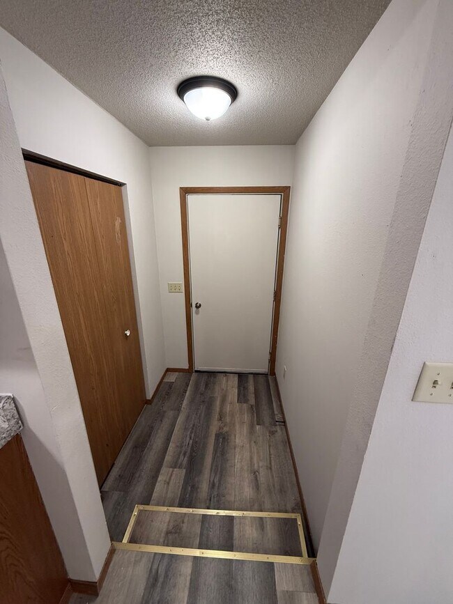 Foto del edificio - 5734 Gables Dr
