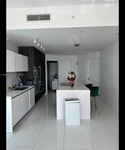 Building Photo - 851 NE 1st Ave