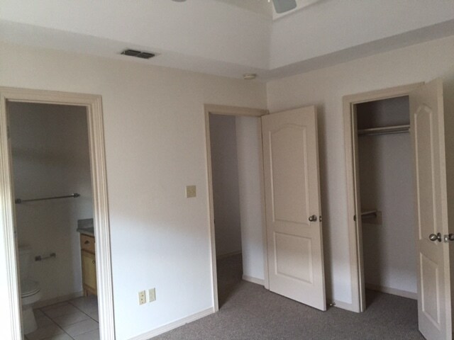 Segundo dormitorio, armarios grandes, baño completo - 1503 West Fig Avenue
