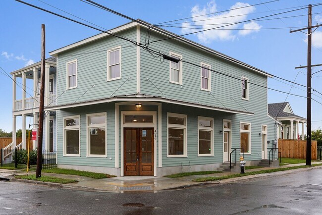 Foto del edificio - 4999 Burgundy St