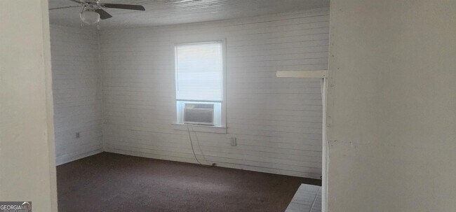 Building Photo - 422 Solomons Ln