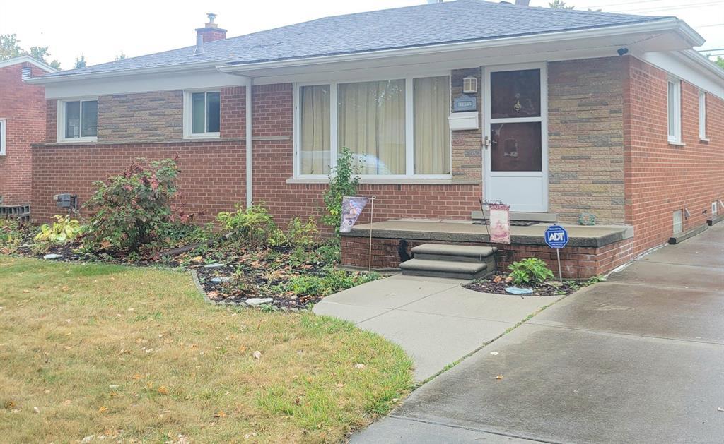 Primary Photo - 32725 Grinsell Dr