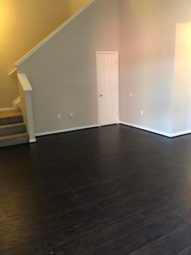 Building Photo - 1150 Airport Rd