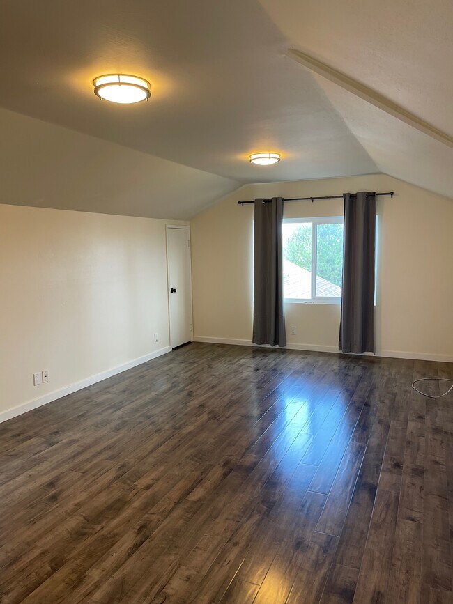 Building Photo - 817 Vista Del Brisa