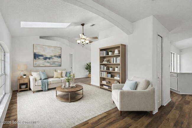 Building Photo - 998 Haas Ave NE