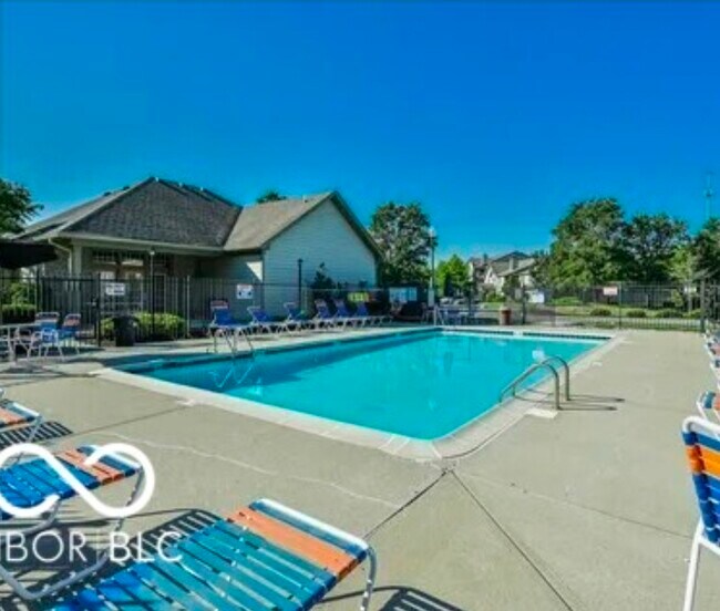 Foto del edificio - 240 Legends Creek Pl