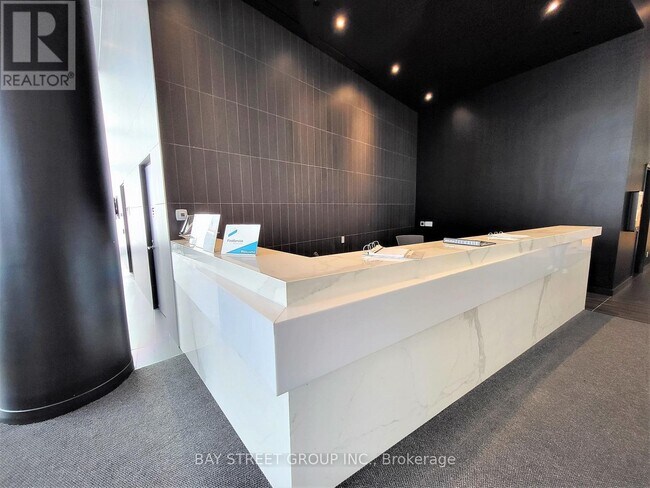 Photo du bâtiment - 3900 Confederation Pkwy