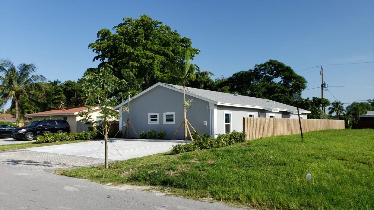 Foto principal - 205 NW 12th St
