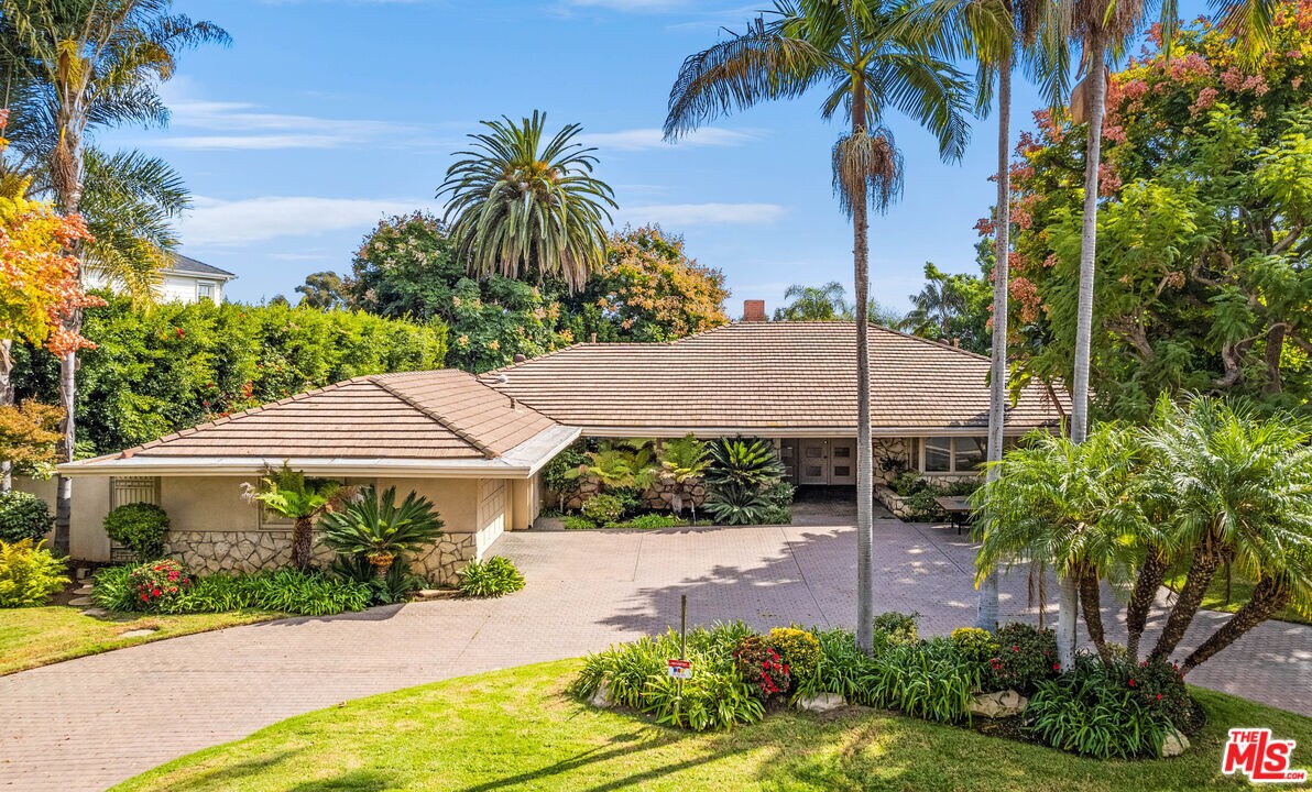 Primary Photo - 1220 Corsica Dr