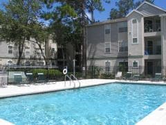 Building Photo - GOLDEN OAKS