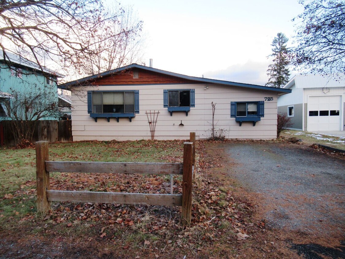 Primary Photo - 3 bedroom home with detached 2 car Garage