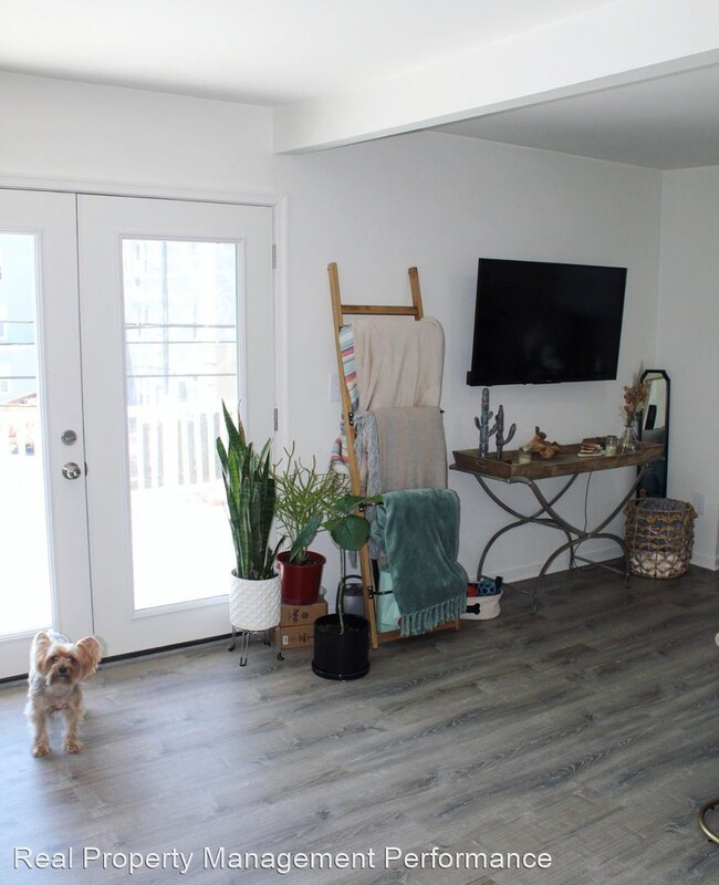 Building Photo - 2 br, 1.5 bath House - 606 Beach Ave. Apt. 2