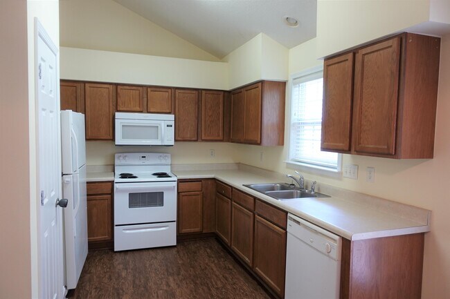 Foto del edificio - 312 Sprucewood Ct