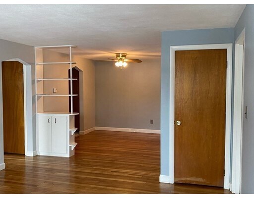 Building Photo - 39 Montvale Ave