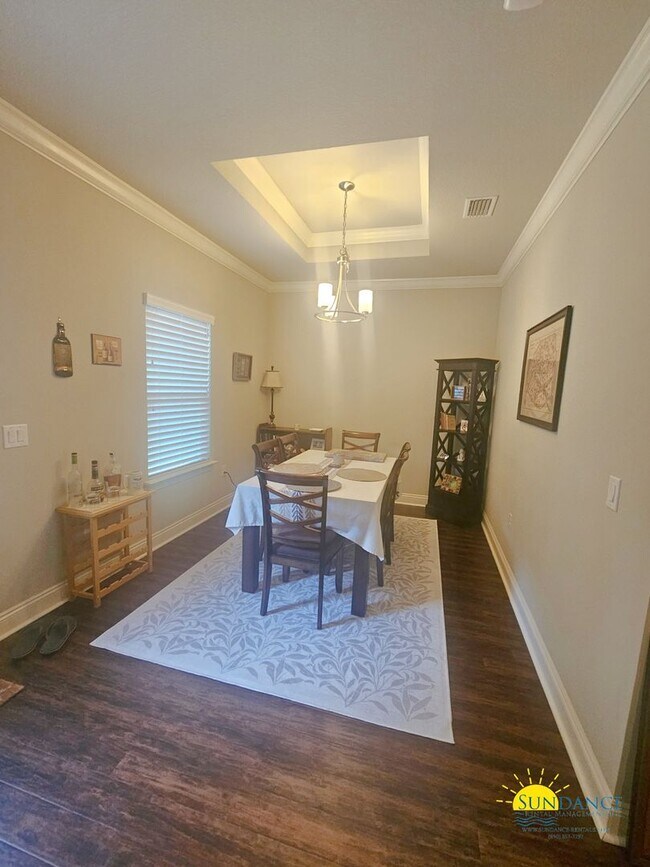 Building Photo - Beautiful 3-Bedroom Home Near Navarre’s Pr...
