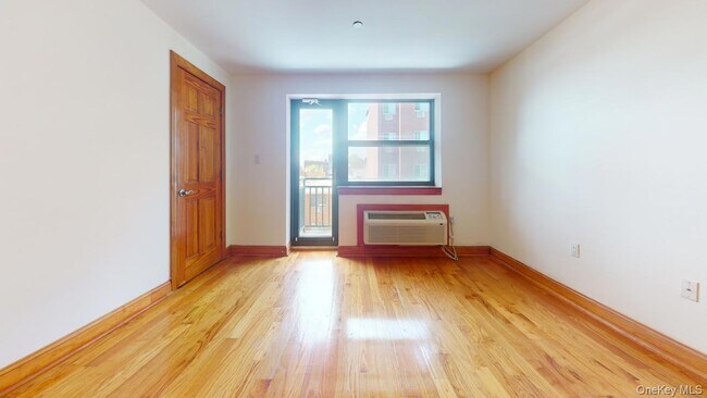 Foto del edificio - 135-23 82nd Ave