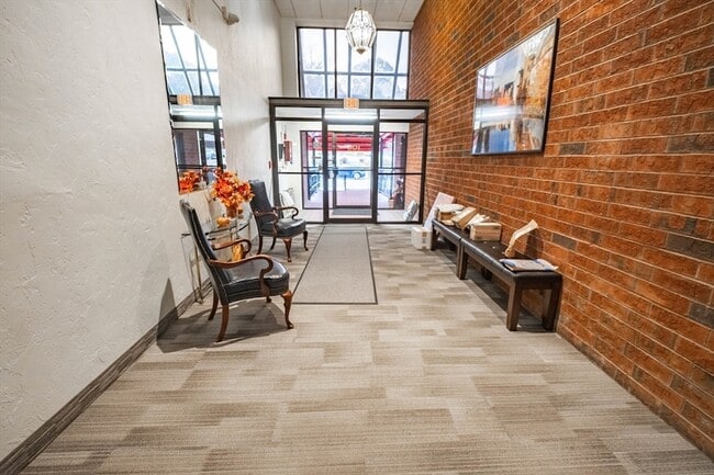 Photo - 100 High St Apartment