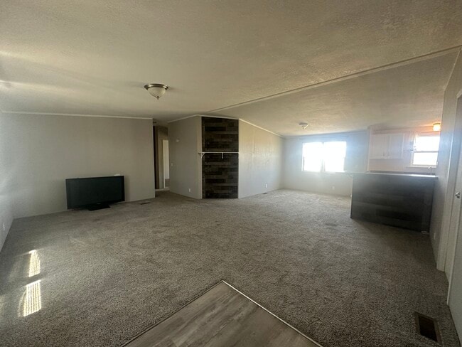 Building Photo - 110 W Highland Ave