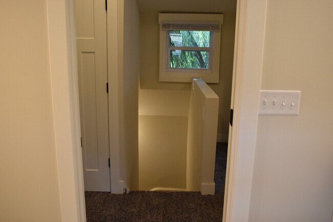 Foto del edificio - Renovated 3 Bedroom in Shelby Park close to Logan Street Market