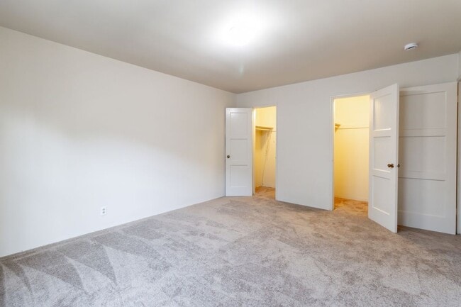 Building Photo - 449 N Euclid Ave