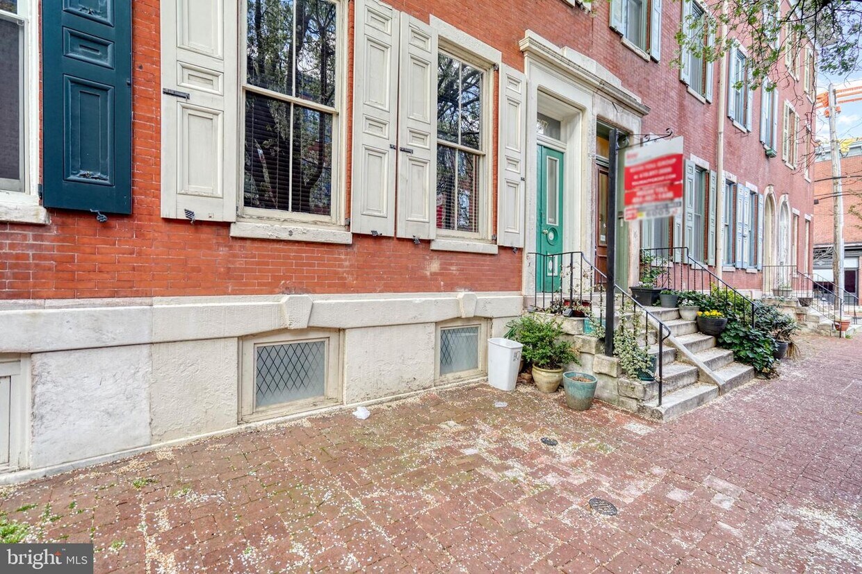 Primary Photo - 1707 Wallace St