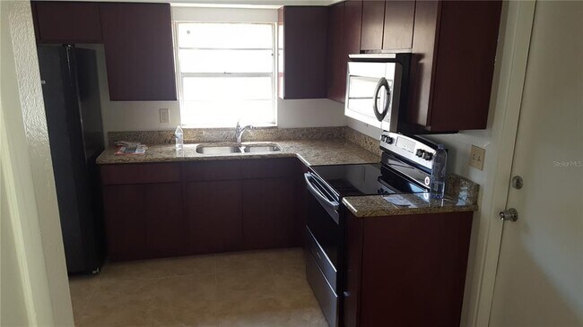 Foto del edificio - 7111 N 9th St