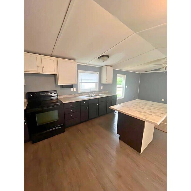 Foto del edificio - 103 Hollyhock Ln