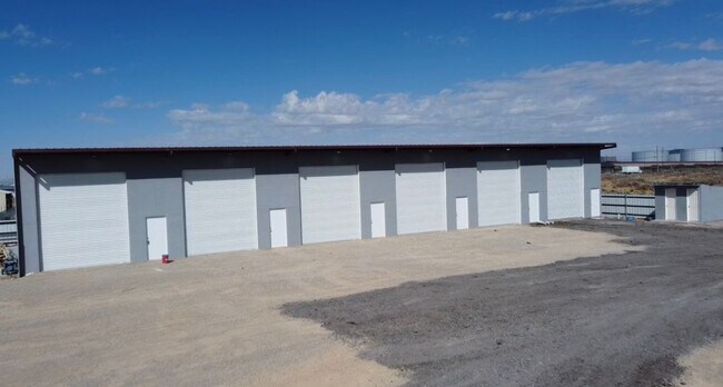 Foto del edificio - 13710 Laura Ln