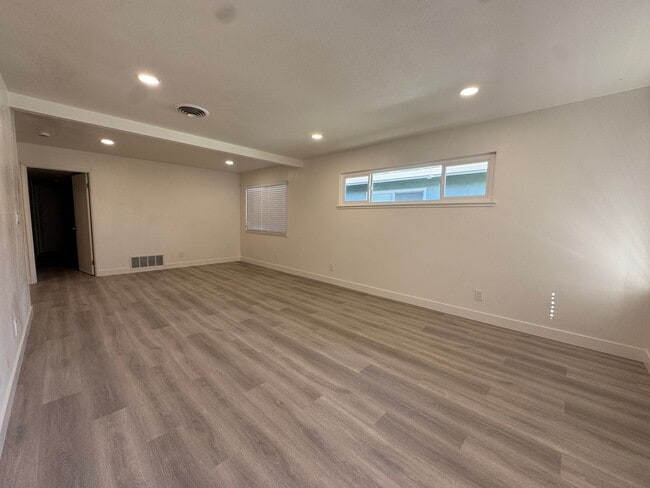 Photo - Samantha Way Apartment