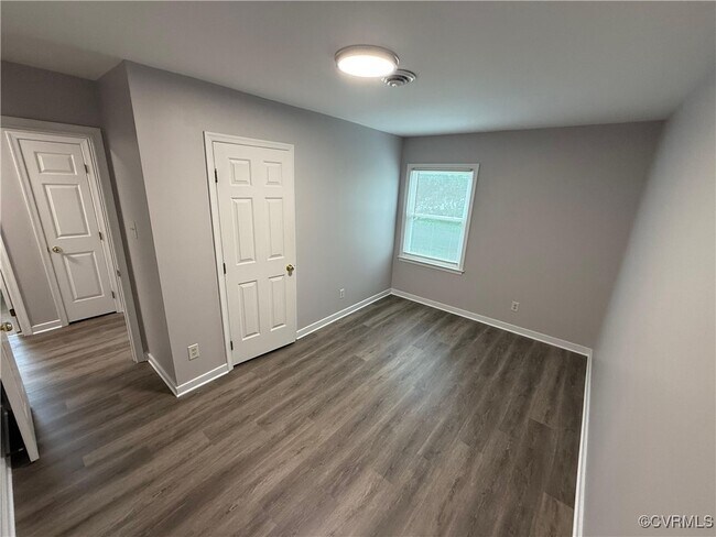 Building Photo - 5200 Reids Pointe Rd